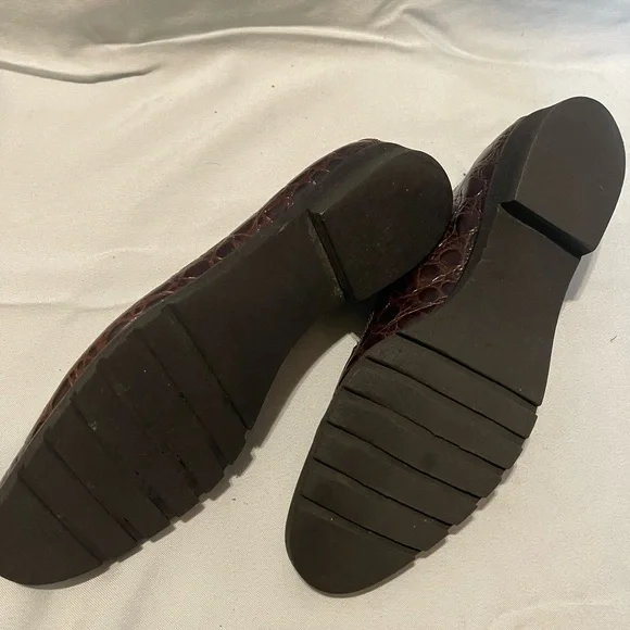 Salvatore Ferragamo Brown Croc-Embossed Loafers - Picture 5 of 6